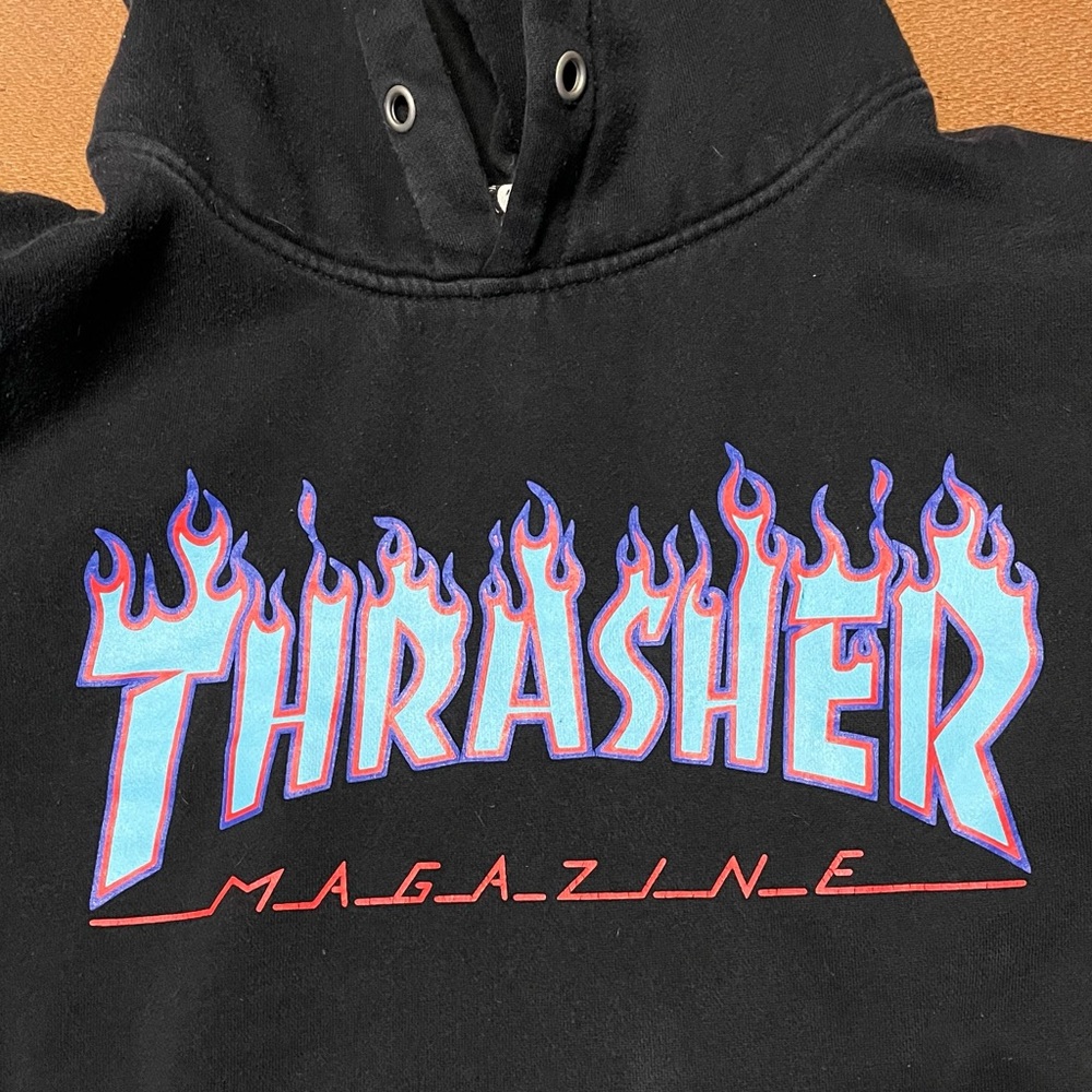 CROPPED THRASHER HOODIE